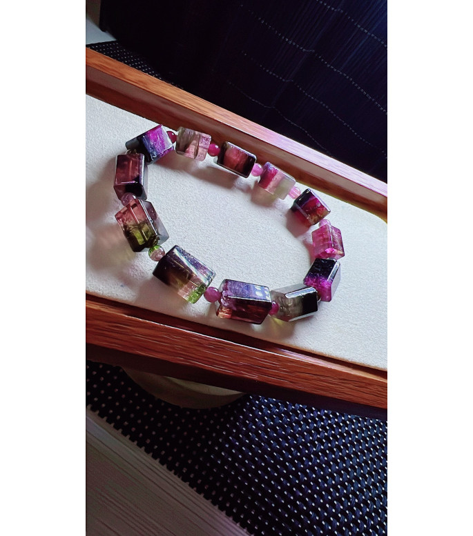 Exquisite watermelon sugar tourmaline bracelet, size about 8.5 X12mm, weight 37.4 grams