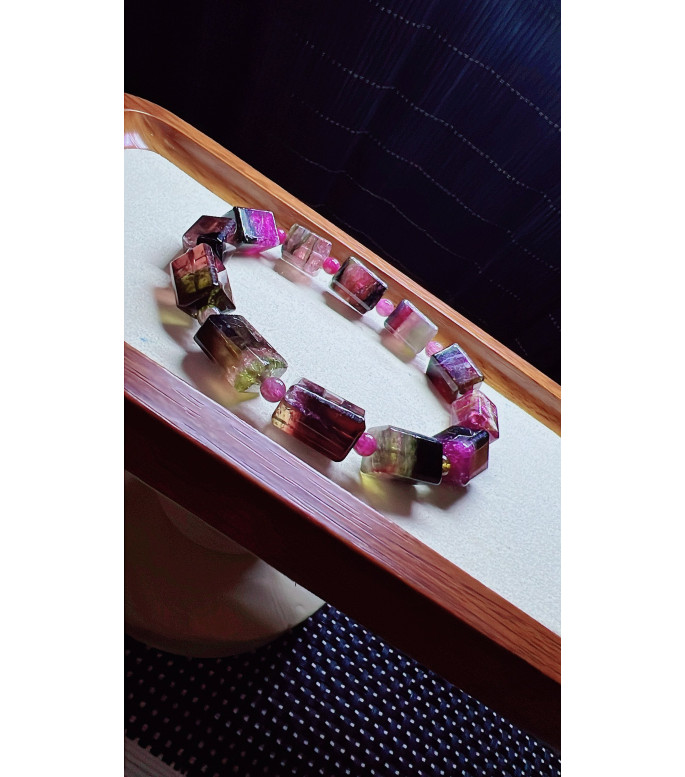 Exquisite watermelon sugar tourmaline bracelet, size about 8.5 X12mm, weight 37.4 grams