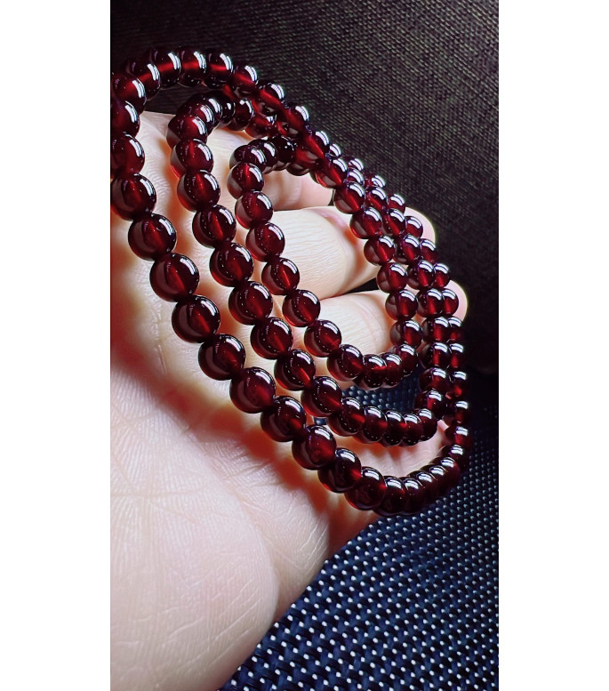 Exquisite purple sprinkled red garnet three circle bracelet, size about 6mm, weight about Exquisite purple sprinkled red garnet three circle bracelet, size about 6mm, weight about