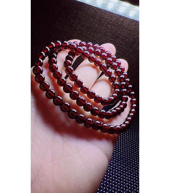 Exquisite purple sprinkled red garnet three circle bracelet, size about 6mm, weight about Exquisite purple sprinkled red garnet three circle bracelet, size about 6mm, weight about