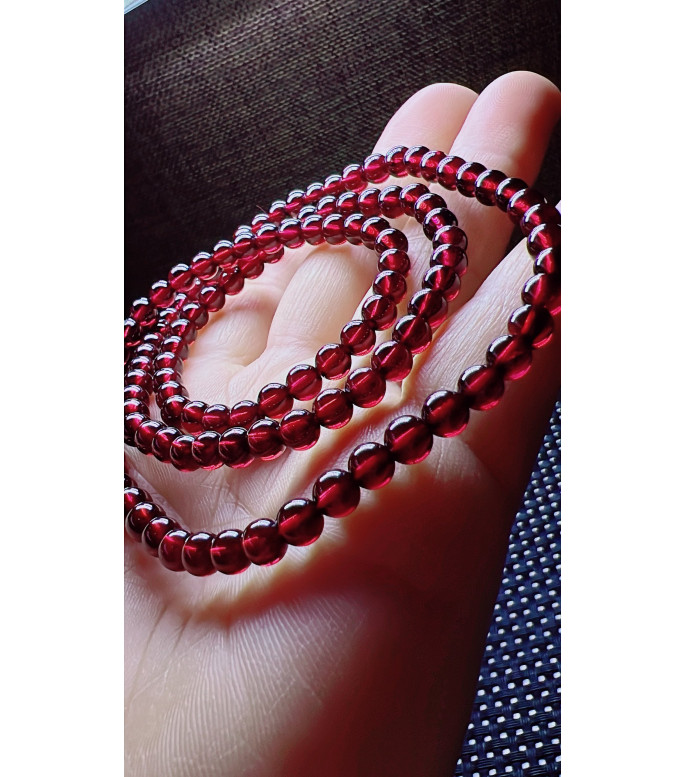 Exquisite purple sprinkled red garnet three circle bracelet, size about 5mm, weight about Exquisite purple sprinkled red garnet three circle bracelet, size about 5mm, weight about