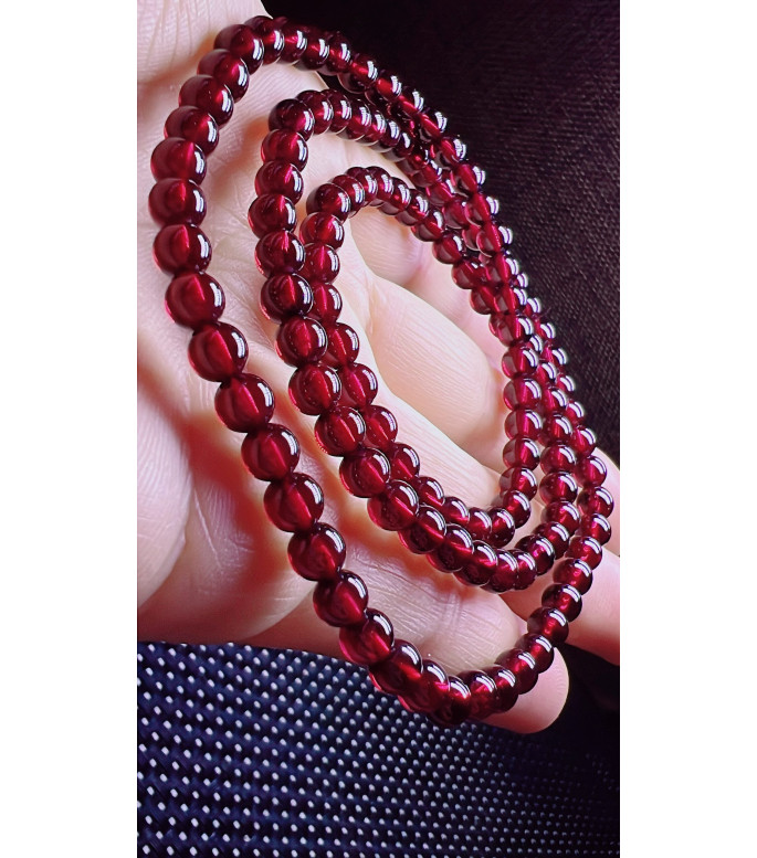 Exquisite purple sprinkled red garnet three circle bracelet, size about 5mm, weight about Exquisite purple sprinkled red garnet three circle bracelet, size about 5mm, weight about