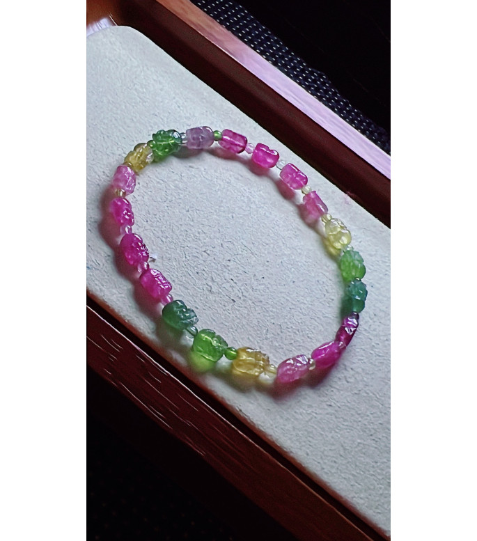 1213F10 exquisite Pixiu Rainbow tourmaline bracelet, size about 4.5X6.5mm, weight 5.7